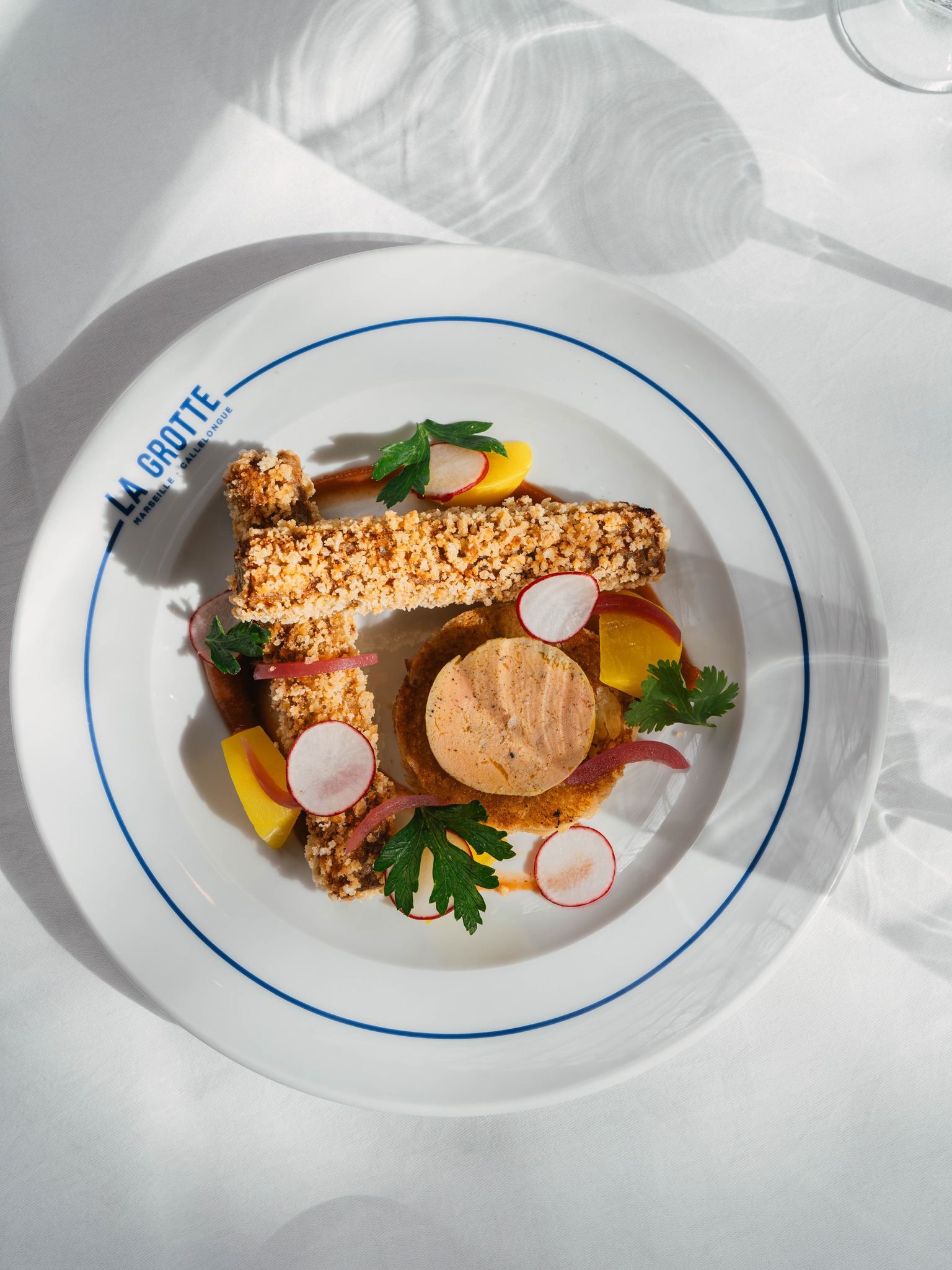 Cromesquis de canard confit, toast de foie gras et douceur...
