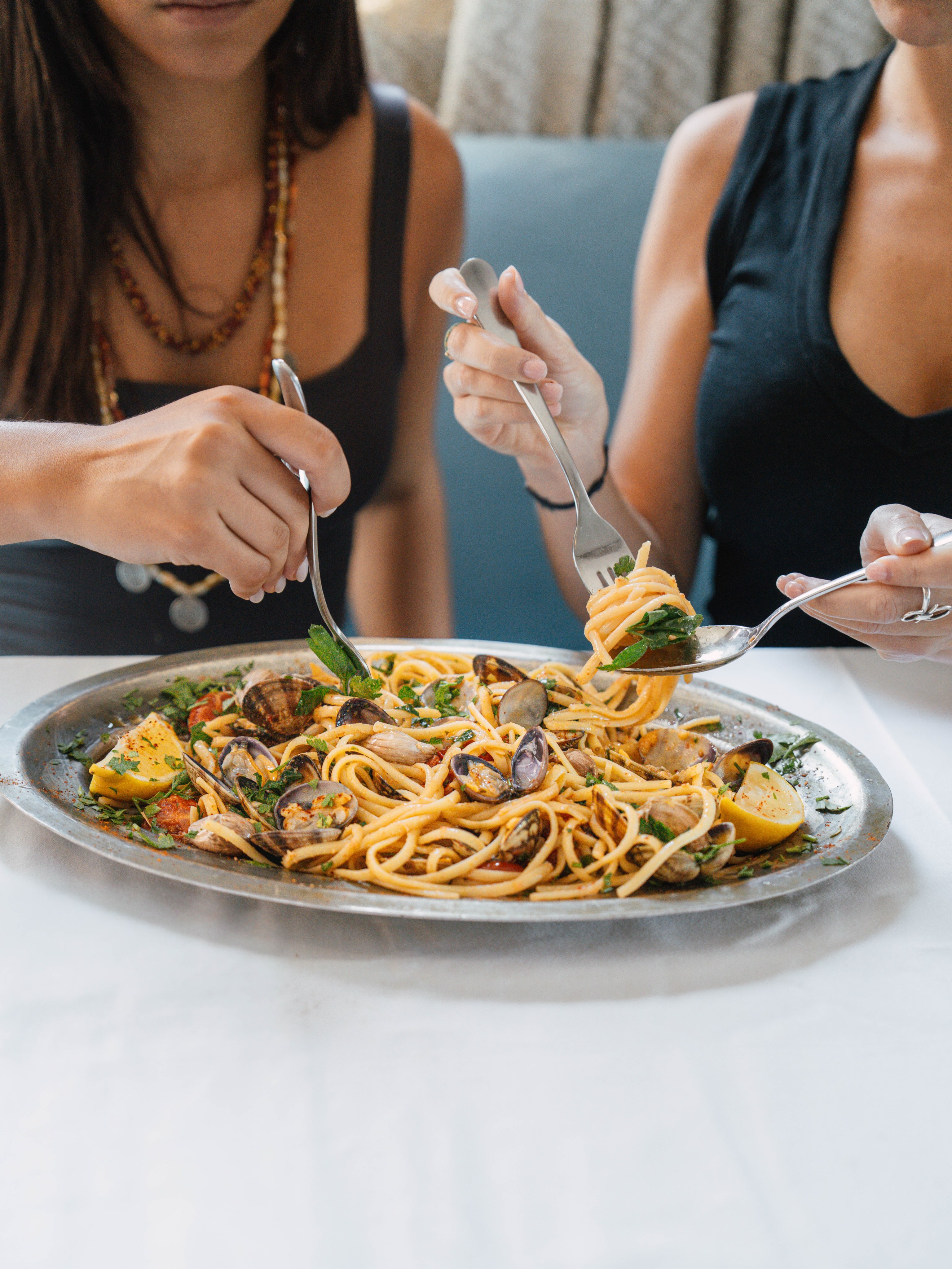 Les linguine aux palourdes 🍝 Généreuses, fraîches et faites pour...