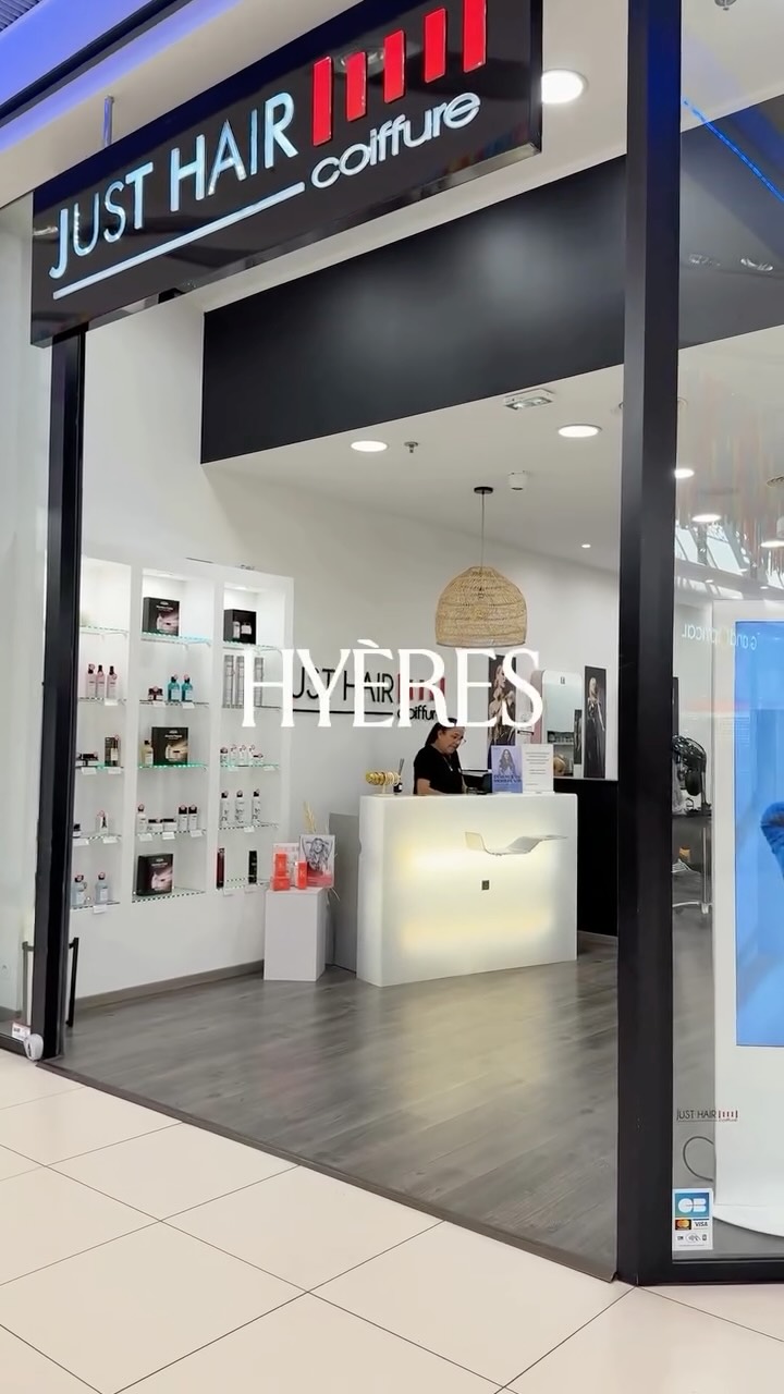 Découvrez notre salon à Hyères, avec une équipe qui prend...