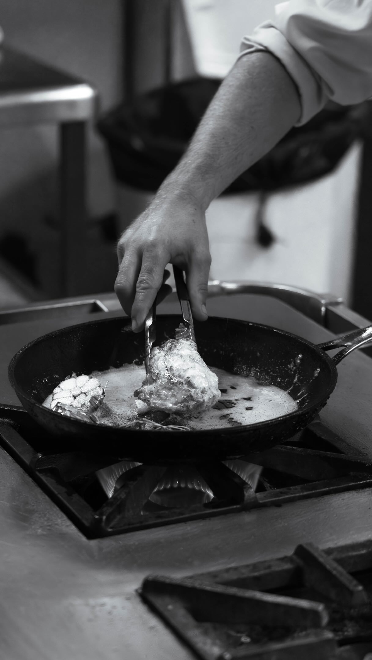 En cuisine avec le chef pour la préparation de notre...