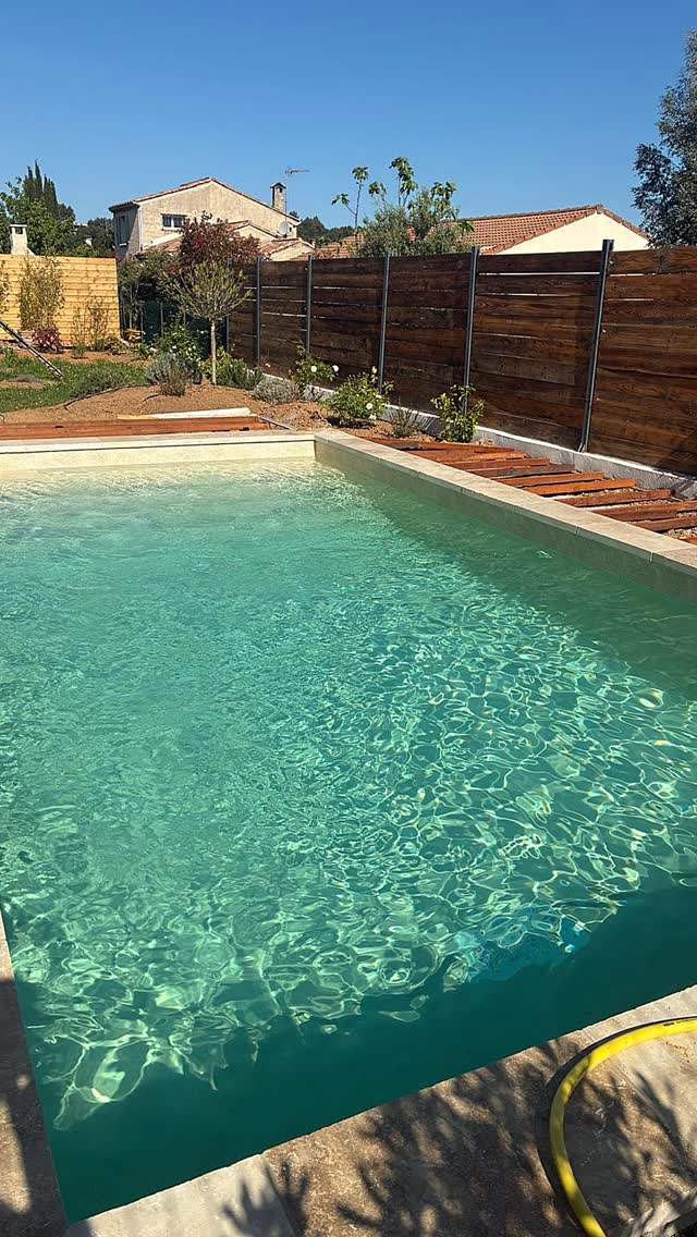 🏊‍♂️ Du terrassement à la mise en eau : découvrez...