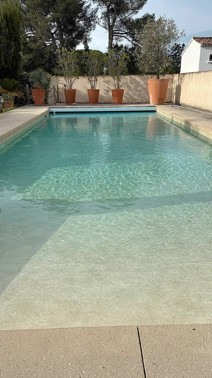 ✨ Avant / Après : Métamorphose complète d’une piscine !...