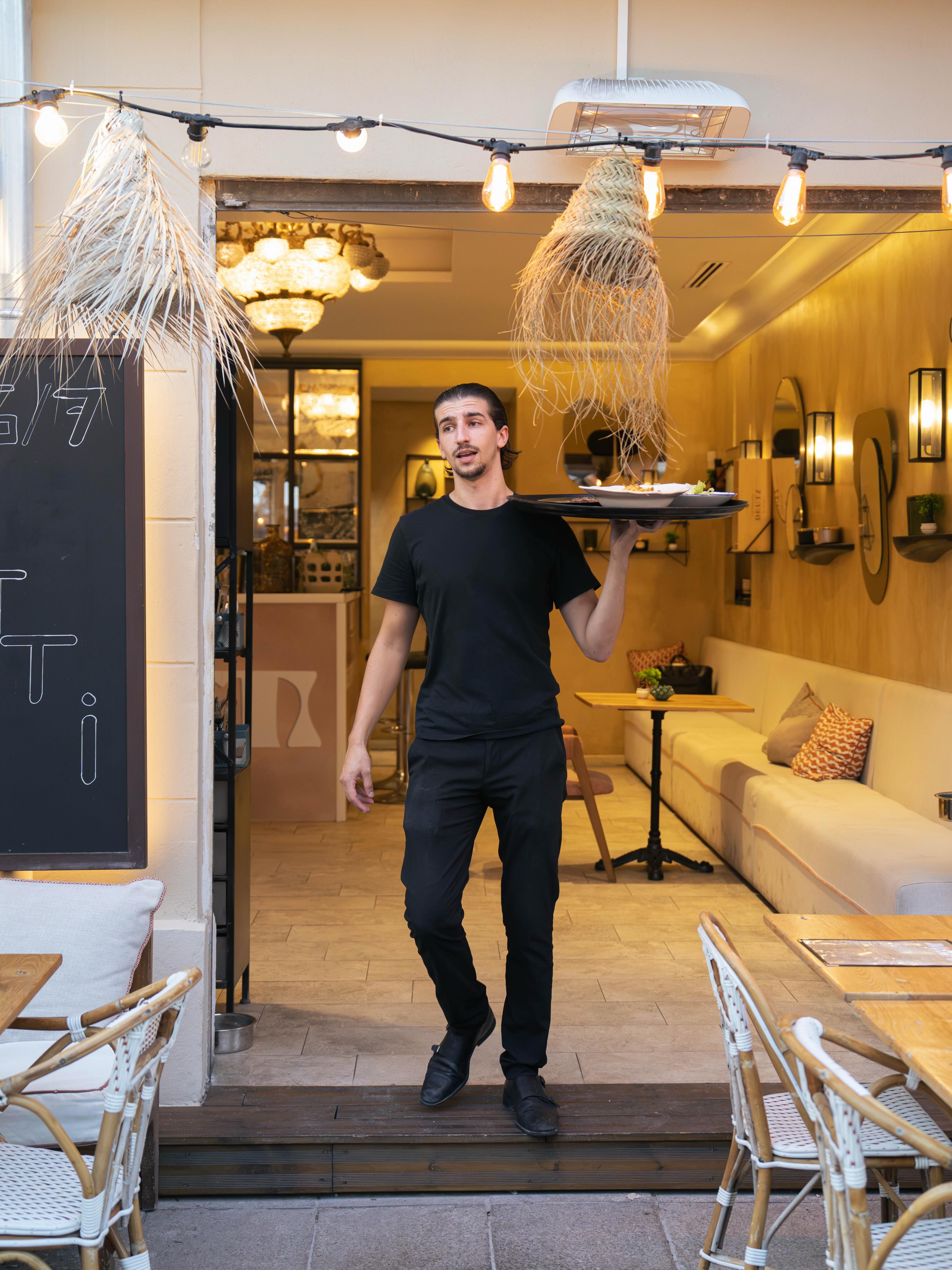 L’énergie du service, de la salle à la terrasse, le...